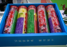 昭阳红的品牌苹果礼盒包装 / Branded apples in gift packaging boxes from ZhaoYang Hong.